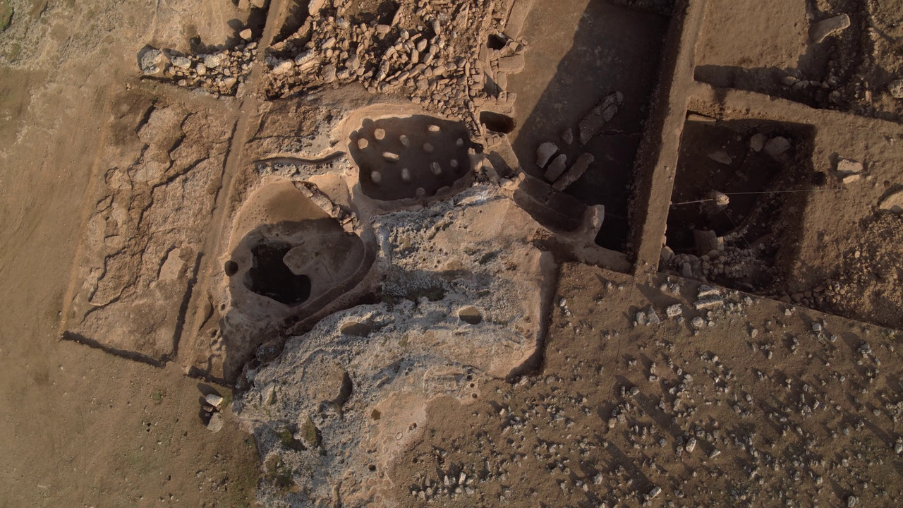 Ancient Apocalypse - Spanish TV show backdrop